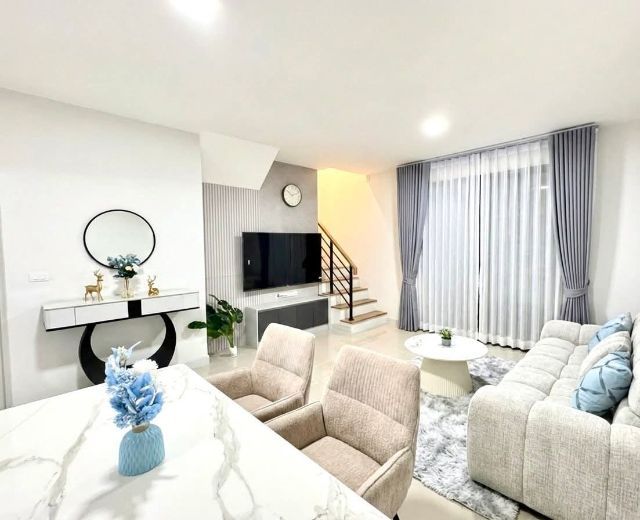 ตกแต่งครบ 🐶🏡 ให้เช่า Pleno Sukhumvit Bangna 3
🏡 ติด Mega Bangna พร้อมเข้าอยู่ รับสัตว์เลี้ยง รูปที่ 2