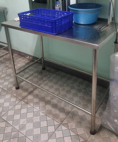 โต๊ะแสตนเลส