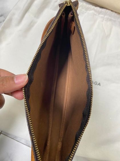 Louis Vuitton Pochette Accessoires Monogram (รุ่นหนังสั้น ปี 1999) รูปที่ 9