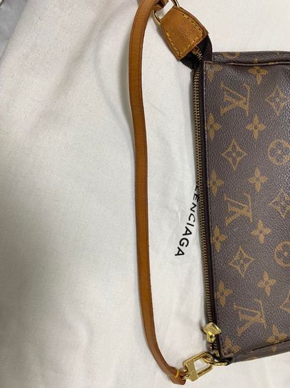 Louis Vuitton Pochette Accessoires Monogram (รุ่นหนังสั้น ปี 1999) รูปที่ 3