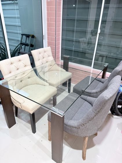 โต๊ะกินข้าวพร้อมเก้าอี้