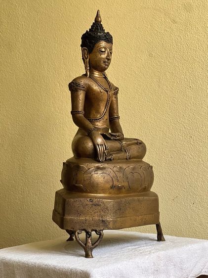 พระบูชาเชียงแสนทรงเครื่อง หน้าตัก 9 นิ้ว สูง 21 นิ้ว เนื้.อสัมฤทธิ์ สวยงามมาก รูปที่ 4