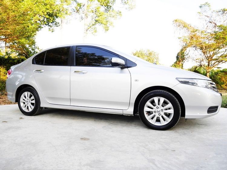 Honda City 2013 1.5 V i-VTEC Sedan เบนซิน ไม่ติดแก๊ส เกียร์อัตโนมัติ บรอนซ์เงิน รูปที่ 2
