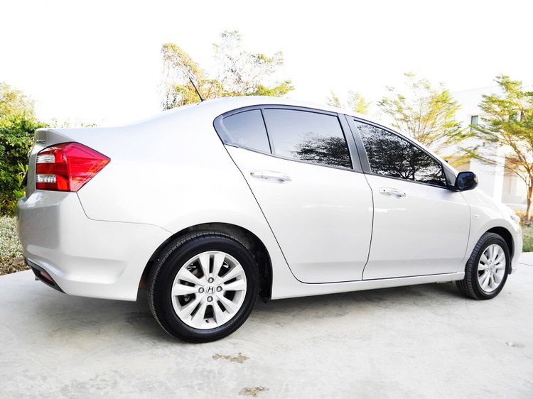 Honda City 2013 1.5 V i-VTEC Sedan เบนซิน ไม่ติดแก๊ส เกียร์อัตโนมัติ บรอนซ์เงิน รูปที่ 4