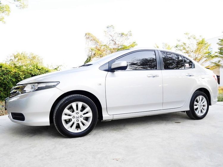 รถ Honda City 1.5 V i-VTEC สี บรอนซ์เงิน