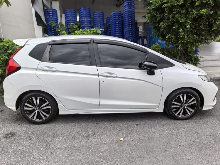 Honda Jazz 2021 1.5 RS+ Sedan เบนซิน ไม่ติดแก๊ส เกียร์อัตโนมัติ ขาว รูปที่ 2