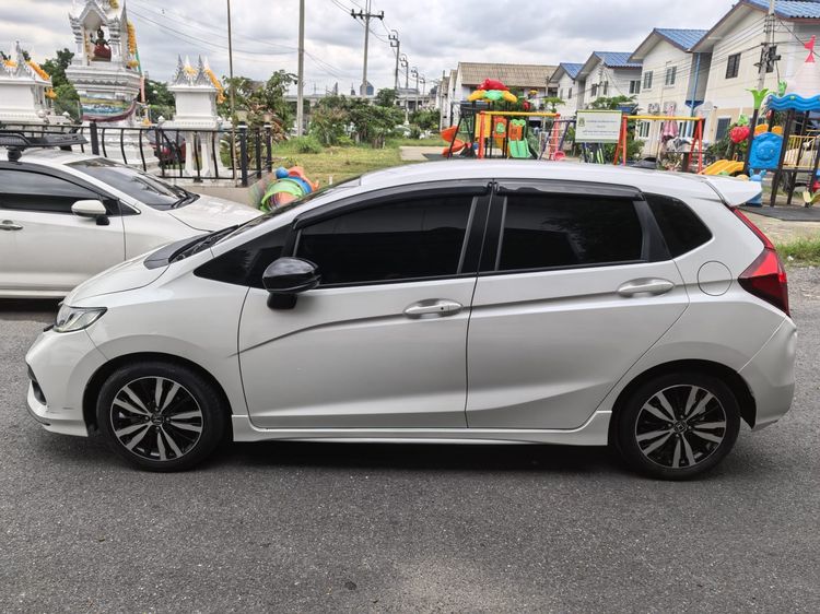 รถ Honda Jazz 1.5 RS+ สี ขาว