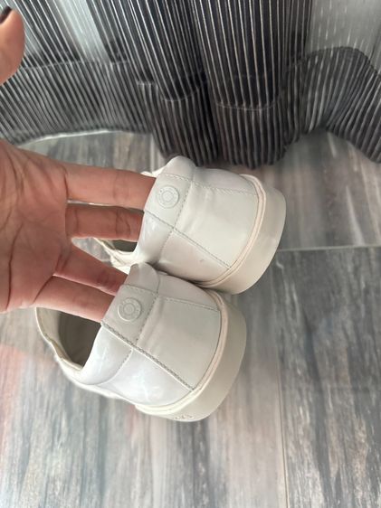 Jimmy Choo Slip-on - รองเท้าแบรนด์เนมมือสอง รูปที่ 4