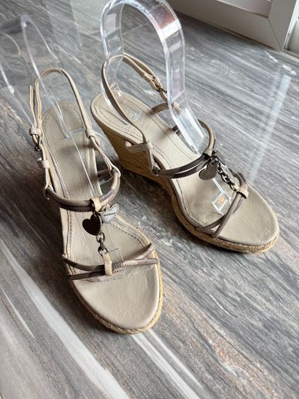 อื่นๆ รองเท้าส้นเตารีด หนังแท้ UK 5 | EU 38 | US 6.5 เนื้อ Burberry Wedge Heels - รองเท้าแบรนด์เนมมือสอง