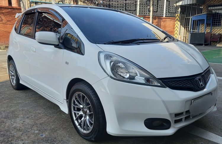 Honda Jazz 2012 1.5 S Sedan เบนซิน เกียร์อัตโนมัติ ขาว รูปที่ 2