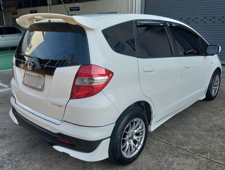 Honda Jazz 2012 1.5 S Sedan เบนซิน เกียร์อัตโนมัติ ขาว รูปที่ 4