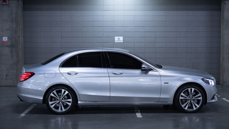 Mercedes-Benz C-Class 2018 C350 Sedan ปลั๊กอินไฮบริด (PHEV) ไม่ติดแก๊ส เกียร์อัตโนมัติ บรอนซ์เงิน รูปที่ 3