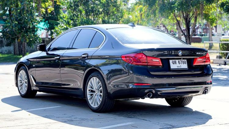 BMW Series 5 2018 520d Sedan ดีเซล ไม่ติดแก๊ส เกียร์อัตโนมัติ เทา รูปที่ 3
