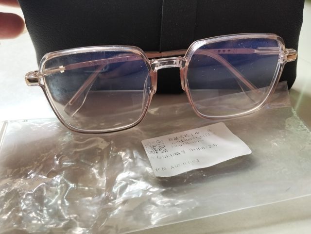 แว่นเลนส์ Polaroid สีฟ้า รูปที่ 2