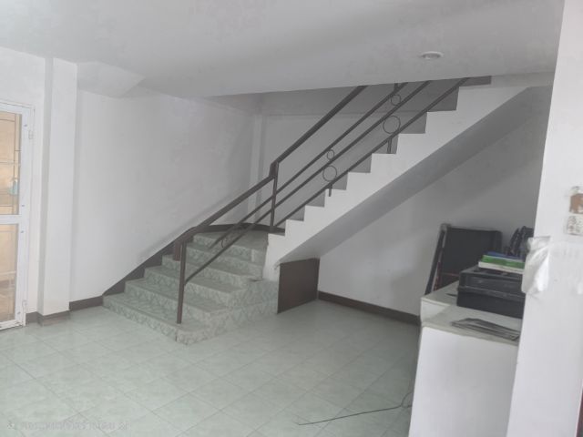 ขายหรือเช่าทาวน์โฮม หมู่บ้านพระปิ่น 9 โรจนะ ตำบลสามเรือน บางประอิน พระนครศรีอยุธยา