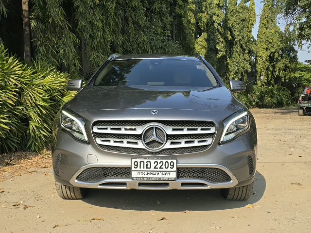 Mercedes-Benz GLA-Class 2019 GLA200 Utility-car เบนซิน ไม่ติดแก๊ส เกียร์อัตโนมัติ เทา รูปที่ 2