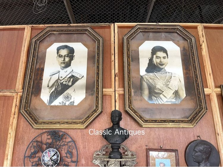 ภาพในหลวง ร.9 พระราชินี กรอบแปดเหลี่ยมโบราณเก่าสะสม รูปที่ 15