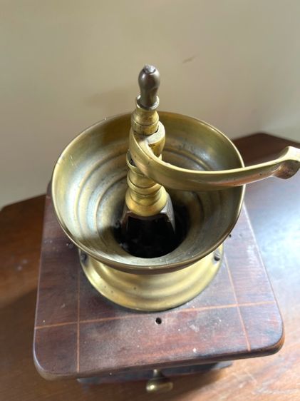 เครื่องบดกาแฟ ตัวใหญ่ เก่าโบราณสะสม รูปที่ 10