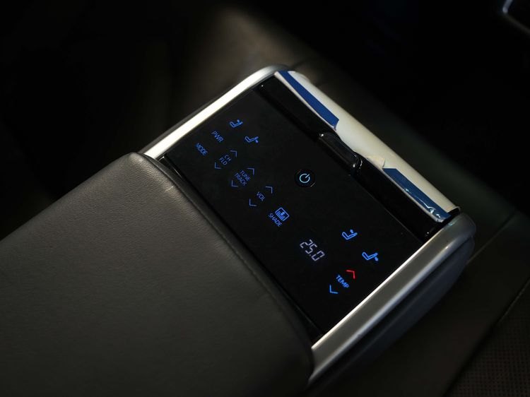 Toyota Camry 2021 2.5 Hybrid Premium Sedan ไฮบริด ไม่ติดแก๊ส เกียร์อัตโนมัติ ขาว รูปที่ 4