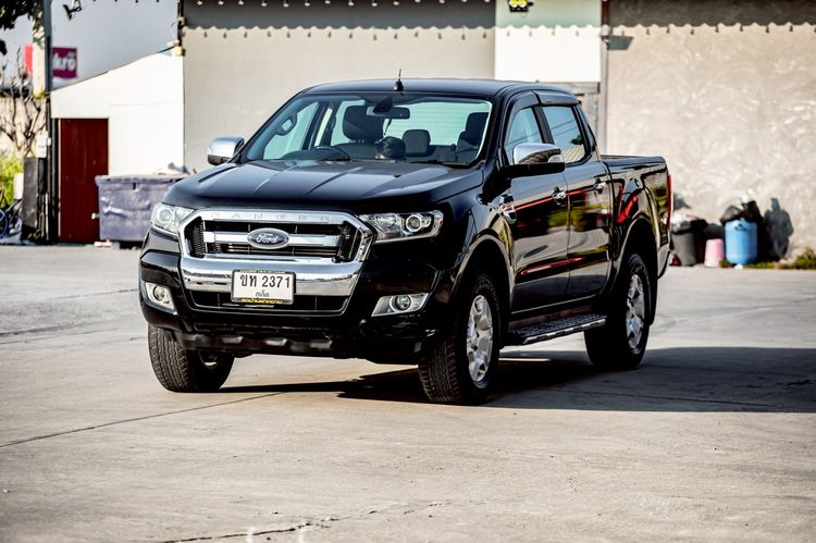 รถ Ford Ranger 2.2 XLT 4WD สี ดำ