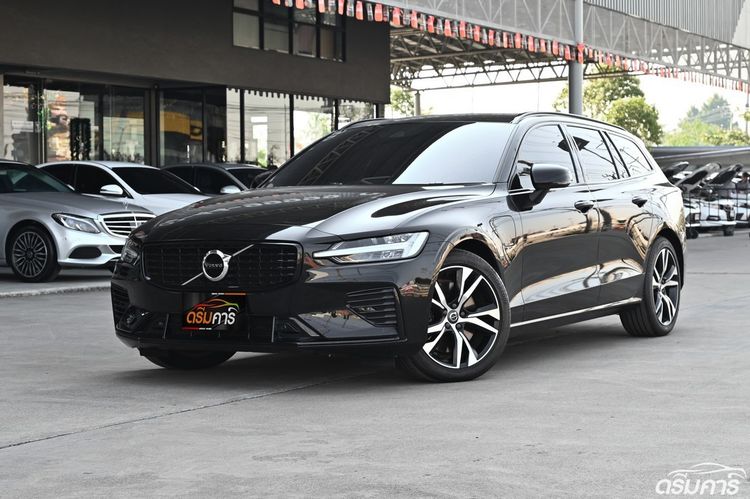 Volvo V60 2022 2.0 T8 Inscription 4WD Sedan ปลั๊กอินไฮบริด (PHEV) ไม่ติดแก๊ส เกียร์อัตโนมัติ ดำ
