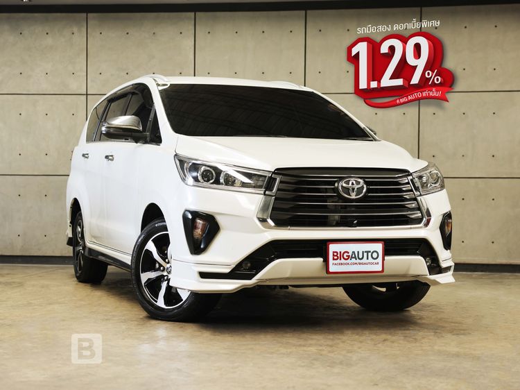 รถ Toyota Innova 2.8 Crysta Premium สี ขาว
