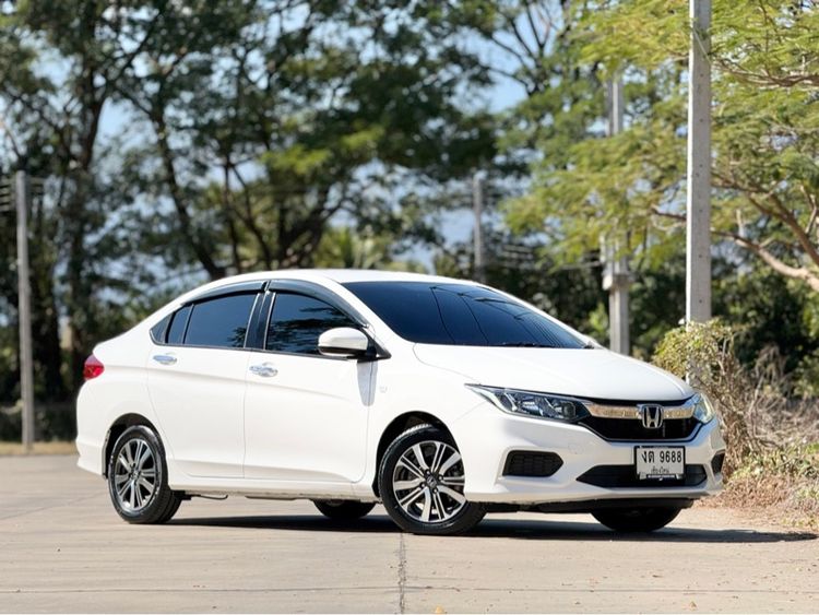 Honda City 2018 1.5 V Plus i-VTEC Sedan เบนซิน เกียร์อัตโนมัติ ขาว รูปที่ 3