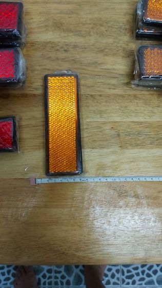 ขายทับทิมเรืองแสง สำหรับติดรถบรรทุกหรือรถกู้ภัย ใช้สะท้อนในเวลาค่ำคืน ซื้อมาเป็นปีแล้ว ซื้อมาแถวร้านสี่แยกวรจักร ในราคาแพ็คละ 75 บาท ขอส่งต่อในราคาแพ็คละ 35 บาท รูปที่ 10