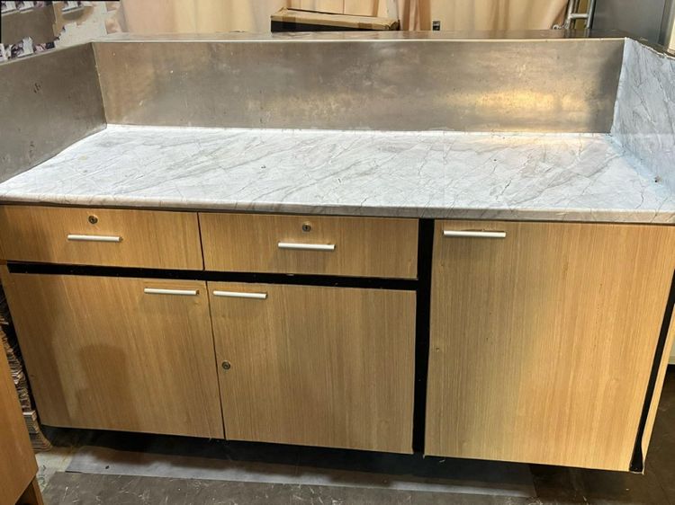 เคาน์เตอร์ตกแต่งบ้านหรือใช้สำหรับค้าขาย