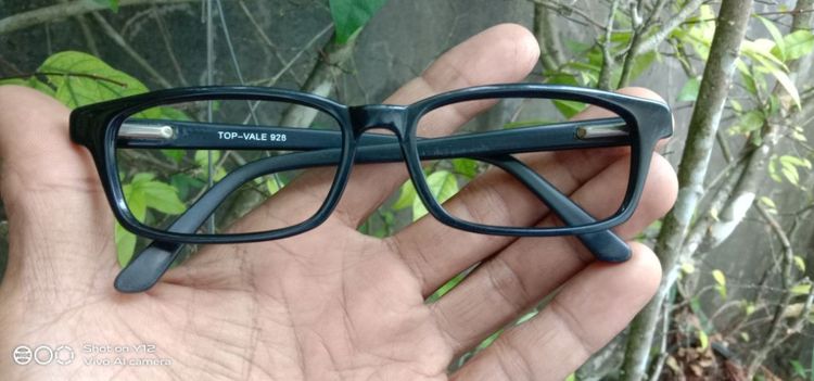 กรอบแว่นมือสอง