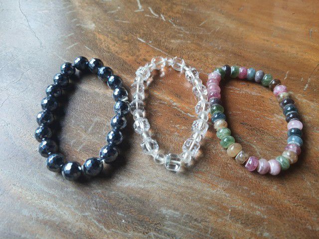 สร้อยข้อมือ 3 เส้น แร่เทราเฮิรตซ์ แร่ควอตซ์ พลอยสี รูปที่ 2