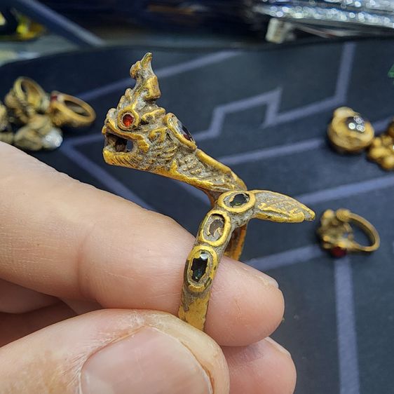 แหวนพลอยพญานาคติดพลอย กรุลําพูน ส่งฟรีทั่วประเทศ รูปที่ 4