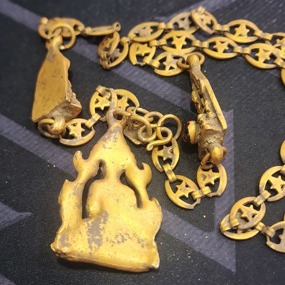 สร้อยคอพระพุทธชินราช (สามองค์) เนื้อชินทอง กรุลําพูน ส่งฟรีทั่วประเทศ รูปที่ 3