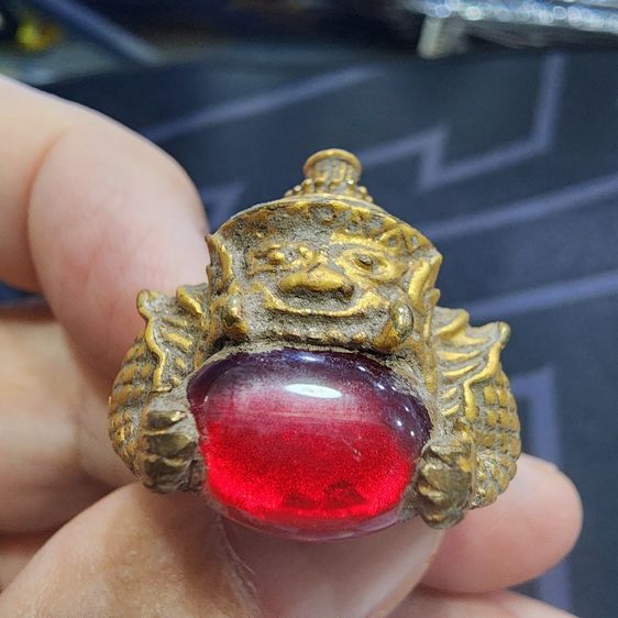 แหวนราหูอมจันทร์ (พลอยหลากสี) ลําพูน ส่งฟรีทั่วประเทศ