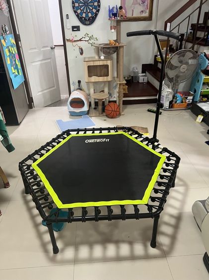 OneTwoFit unsมโพลีน 45 นิ้ว Trampoline มีราวจับ สปริงแข็งแรง เสียงเงียบ แทรมโพลีนอ อกกำลังกาย อุปกรณ์ออกกำลังกาย รูปที่ 2