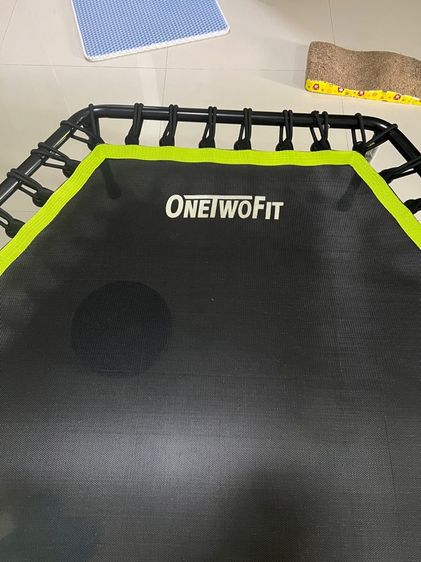 OneTwoFit unsมโพลีน 45 นิ้ว Trampoline มีราวจับ สปริงแข็งแรง เสียงเงียบ แทรมโพลีนอ อกกำลังกาย อุปกรณ์ออกกำลังกาย รูปที่ 3