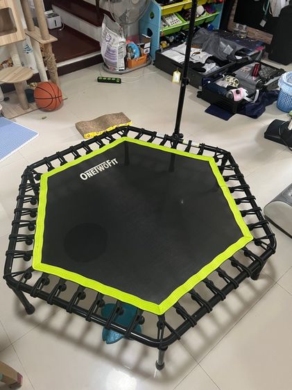OneTwoFit unsมโพลีน 45 นิ้ว Trampoline มีราวจับ สปริงแข็งแรง เสียงเงียบ แทรมโพลีนอ อกกำลังกาย อุปกรณ์ออกกำลังกาย รูปที่ 4