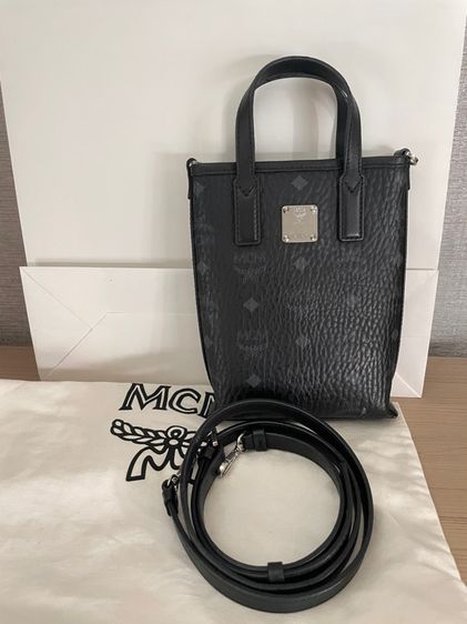 กระเป๋าสะพายเล็ก MCM