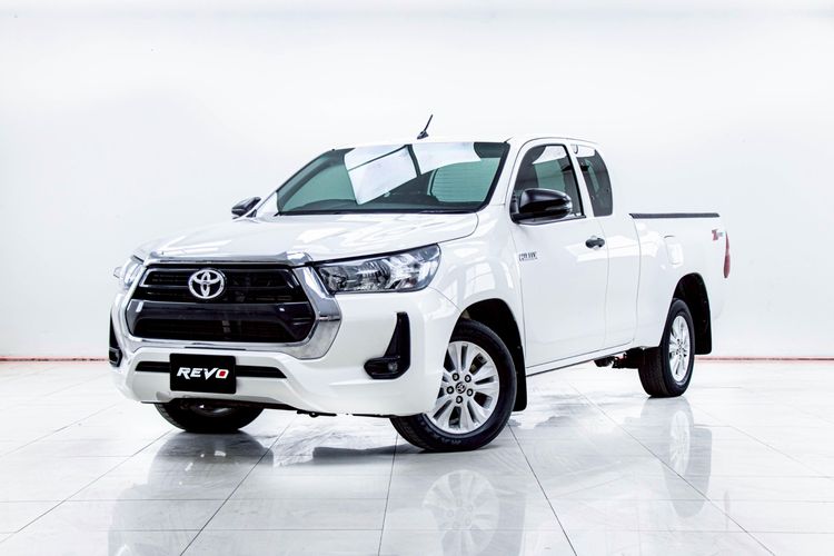 รถ Toyota Hilux Revo Smart Cab 2.4 Entry Z Edition สี ขาว