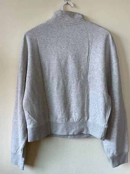 เสื้อสเวตเชิ้ตครอปฮาร์ปซิป Calvin Klein size L สีเทาอ่อน (มือ2) รูปที่ 2