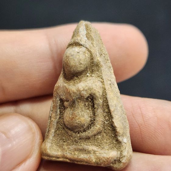 พระนางพญาเนื้อดิน กรุลำพูน ส่งฟรีทั่วประเทศ รูปที่ 2