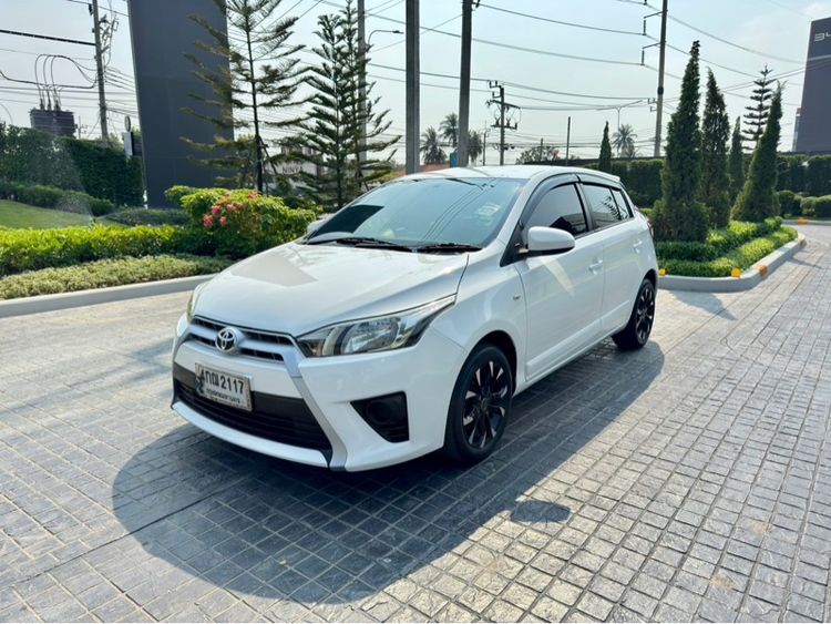 Toyota Yaris 2015 1.2 E Sedan เบนซิน ไม่ติดแก๊ส เกียร์อัตโนมัติ ขาว รูปที่ 3