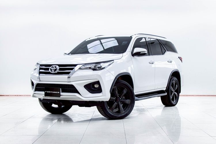 Toyota Fortuner 2017 2.8 TRD Sportivo Utility-car ดีเซล ไม่ติดแก๊ส เกียร์อัตโนมัติ ขาว รูปที่ 4
