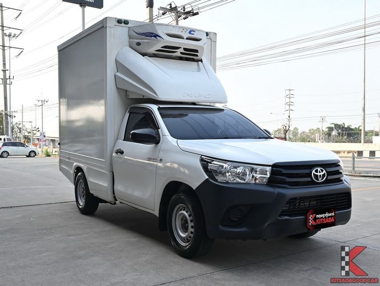 รถ Toyota Hilux Revo 2.4 Entry สี ขาว
