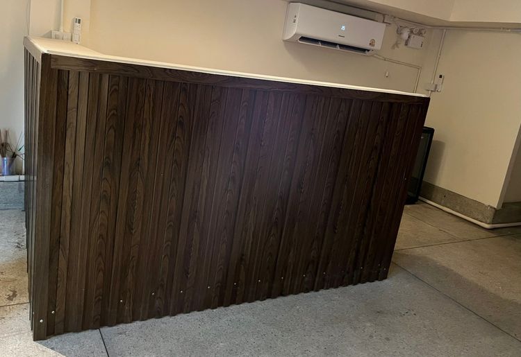 เคาน์เตอร์บาร์ เคาน์เตอร์ร้านสปา ร้านนวด เคาท์เตอร์ขายของ ร้านอาหาร เมทัลชีท สีน้ำตาล  ขนาดใหญ่ พร้อมใช้งาน  ประกอบแล้ว โครงเหล็ก พร้อมใช้งา