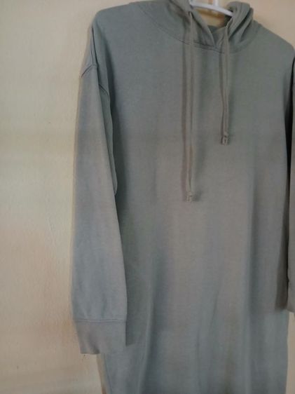 เดรสยาว ฮูด สีเขียวอ่อน uniqlo  size M รูปที่ 2
