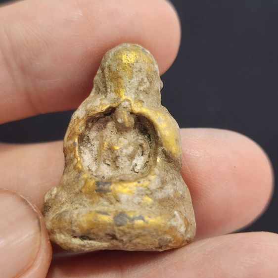 หลวงพ่อเงินหลังพระรอด เนื้อชินทอง กรุลําพูน ส่งฟรีทั่วประเทศ รูปที่ 3