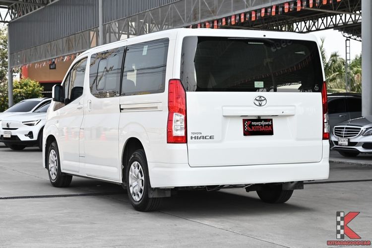 Toyota Hiace 2022 2.8 GL Van ดีเซล ไม่ติดแก๊ส เกียร์ธรรมดา ขาว รูปที่ 3