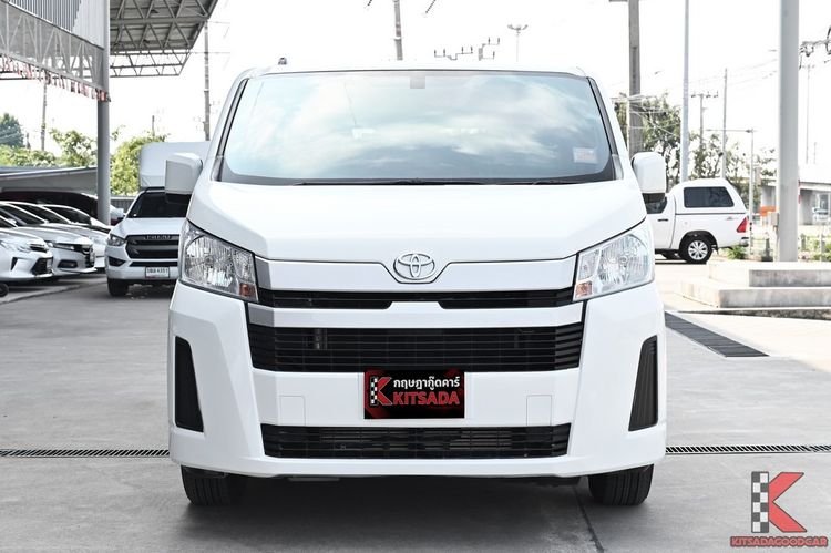 Toyota Hiace 2022 2.8 GL Van ดีเซล ไม่ติดแก๊ส เกียร์ธรรมดา ขาว รูปที่ 2