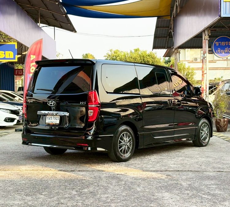 Hyundai H-1 2020 2.5 Deluxe Van ดีเซล ไม่ติดแก๊ส เกียร์อัตโนมัติ ดำ รูปที่ 3